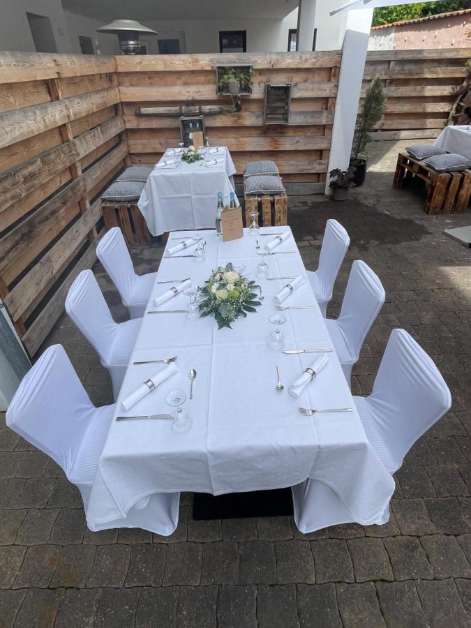 Hotel Restaurant Goldenes Ross Gollheim Exterior foto
